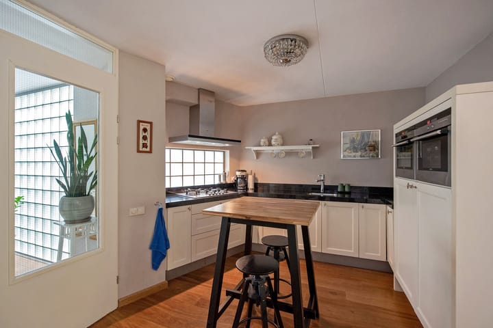 Photo 10 of Vaandelstraat 11