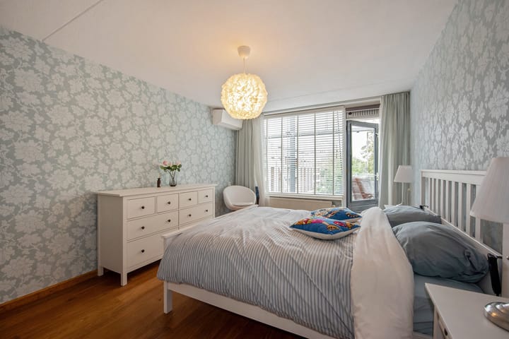 Photo 27 of Vaandelstraat 11