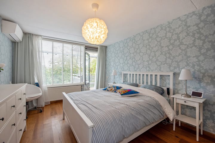 Photo 28 of Vaandelstraat 11