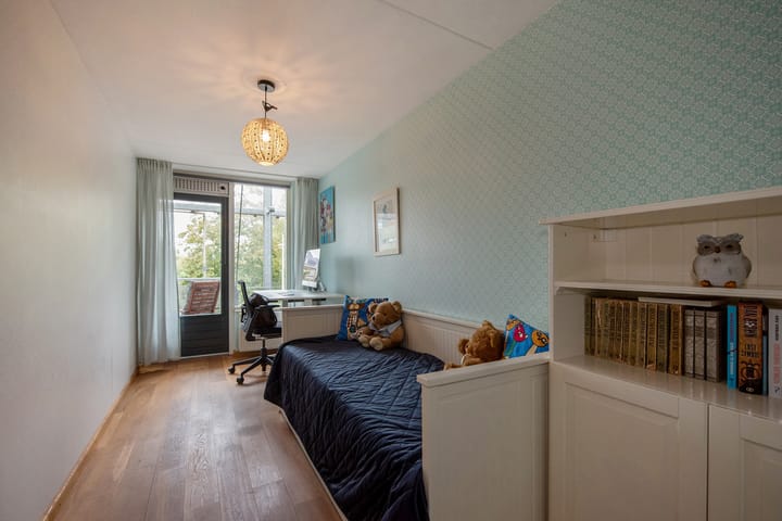 Photo 32 of Vaandelstraat 11