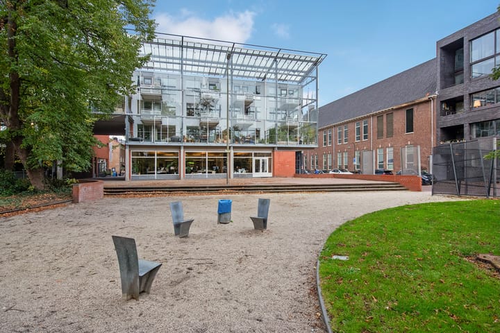 Photo 37 of Vaandelstraat 11