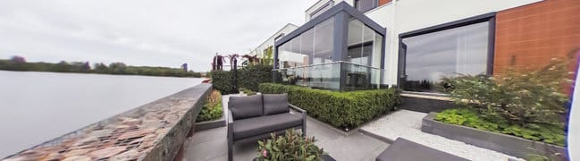 Achterterras, waterkant