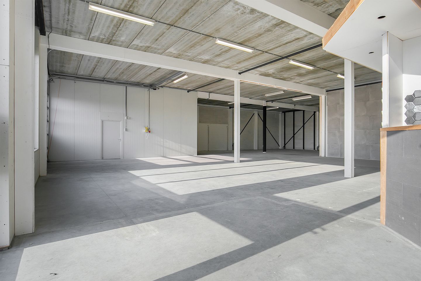 Bekijk foto 4 van Industrieweg 3-A