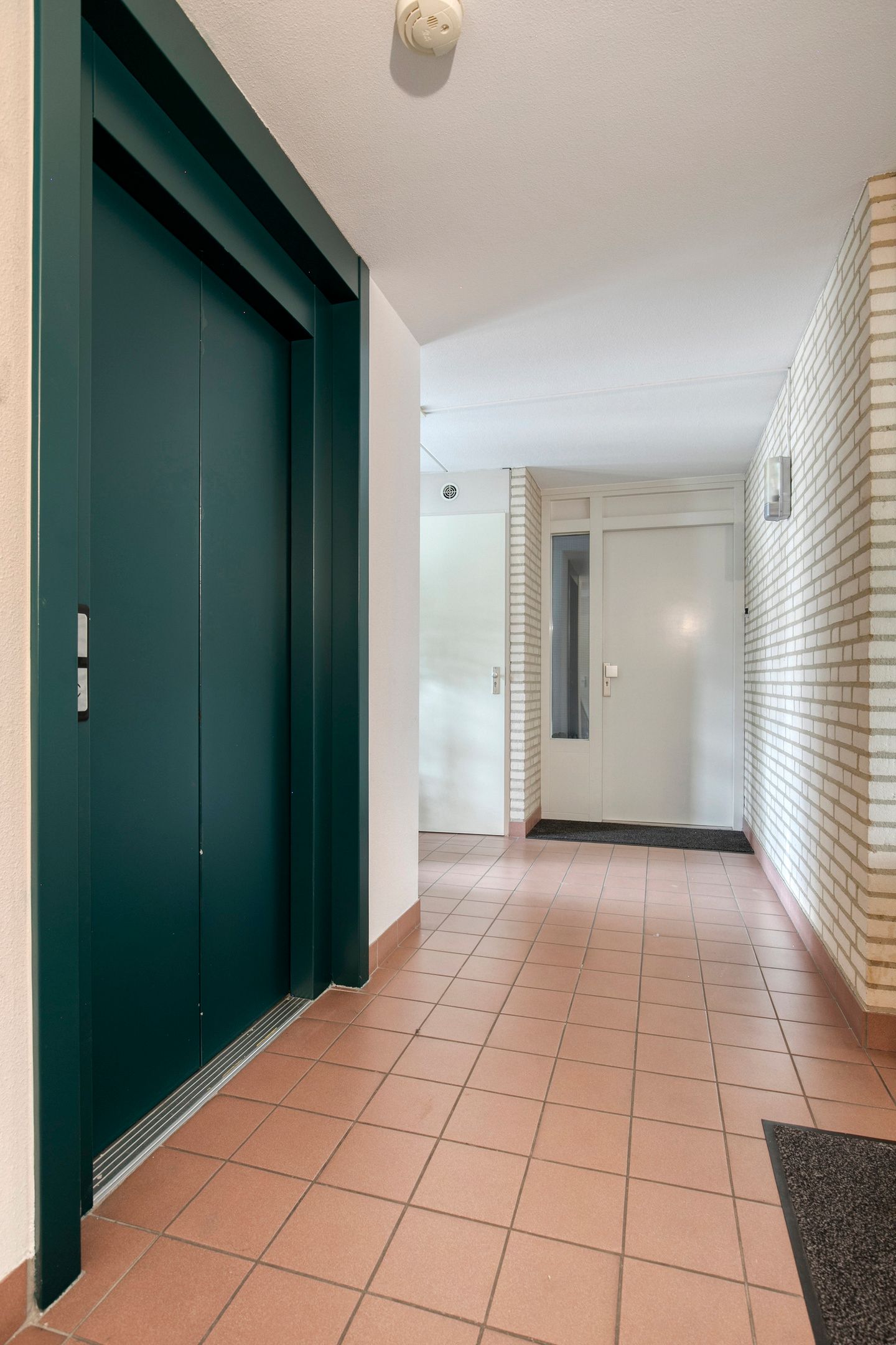 Foto 25 van Schout van Herenthalsplein 26