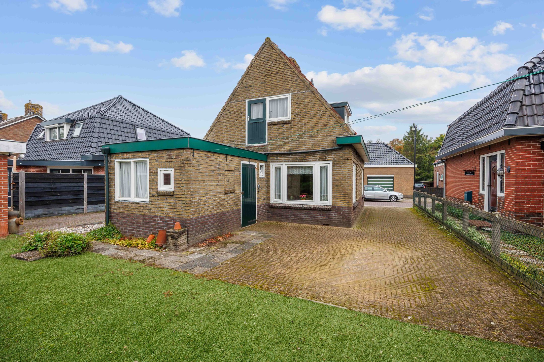 Foto 30 van Inialoane 24