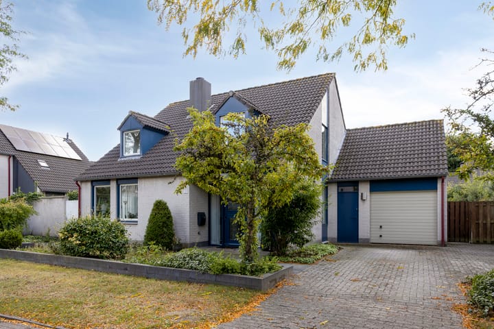 Foto 2 van Den Akker 27