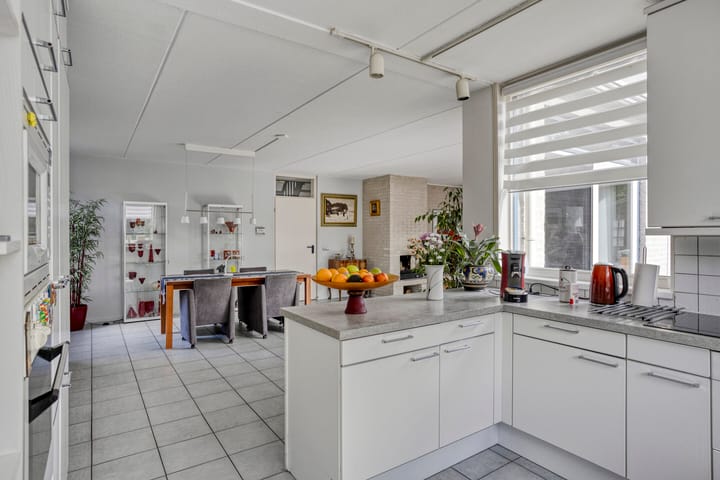 Foto 10 van Den Akker 27