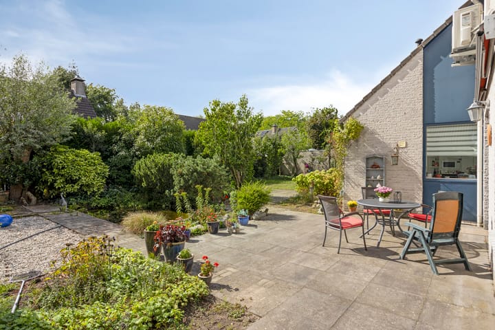 Foto 35 van Den Akker 27