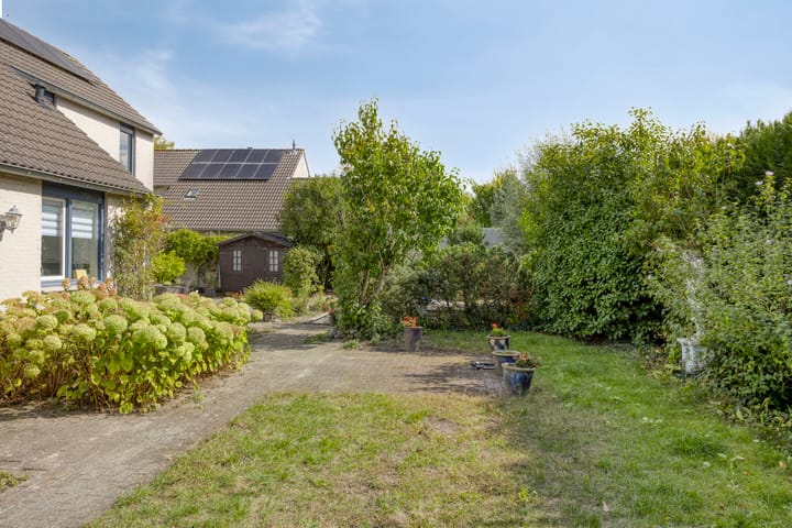 Foto 36 van Den Akker 27