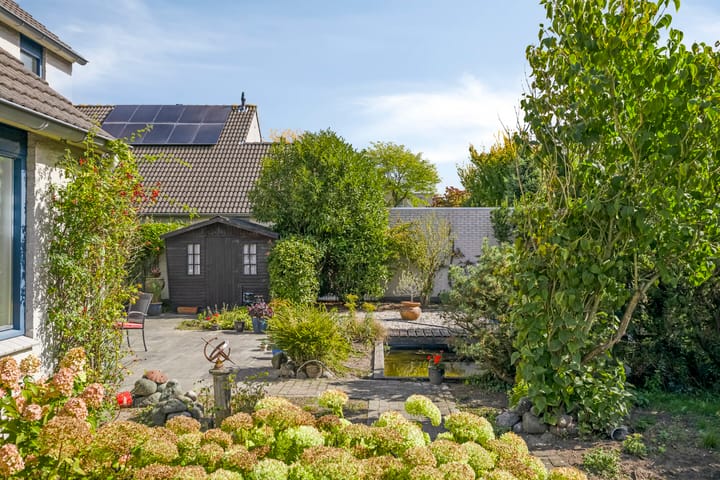 Foto 37 van Den Akker 27