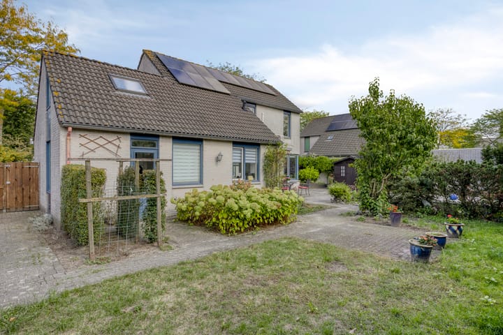 Foto 38 van Den Akker 27