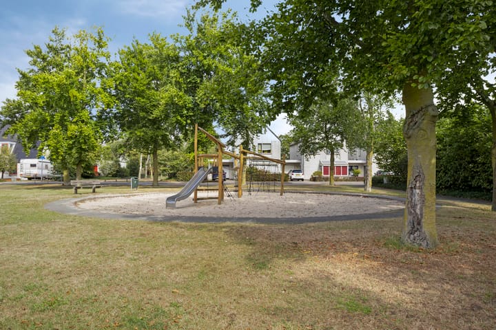 Foto 43 van Den Akker 27