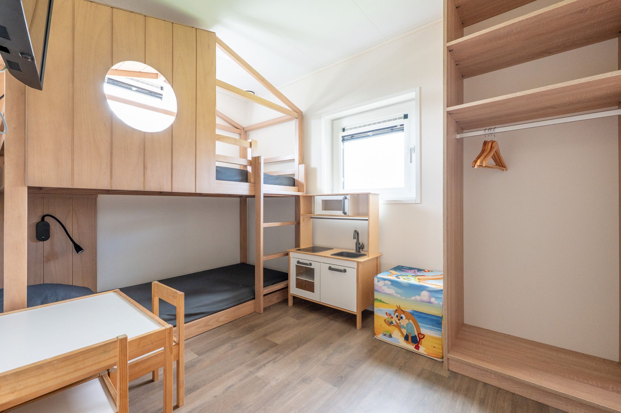 Foto 3 van Zeedijk 24-949