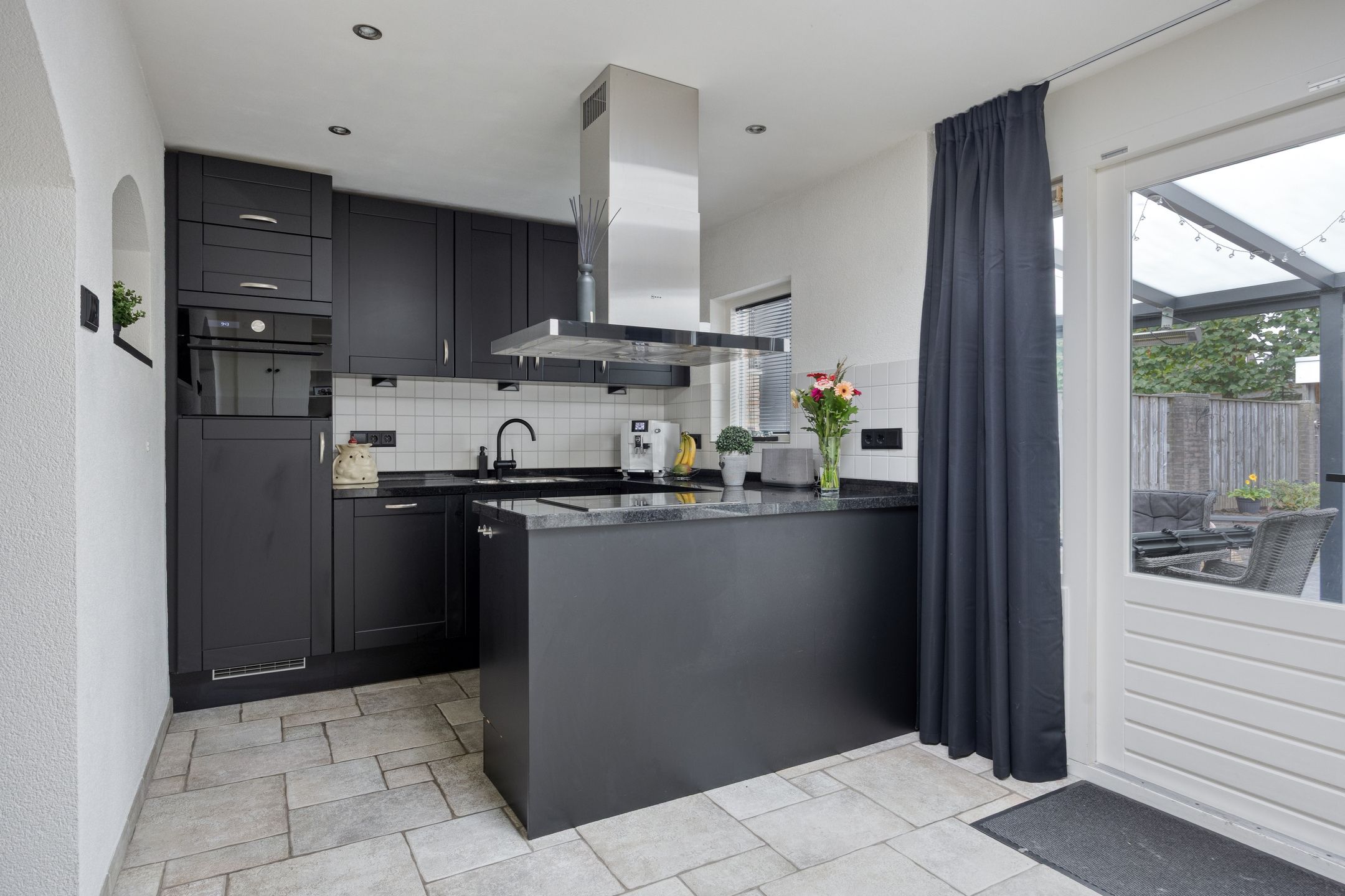 Photo 12 of Margriet 27