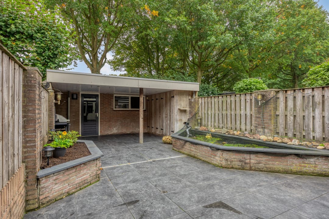 Photo 28 of Margriet 27