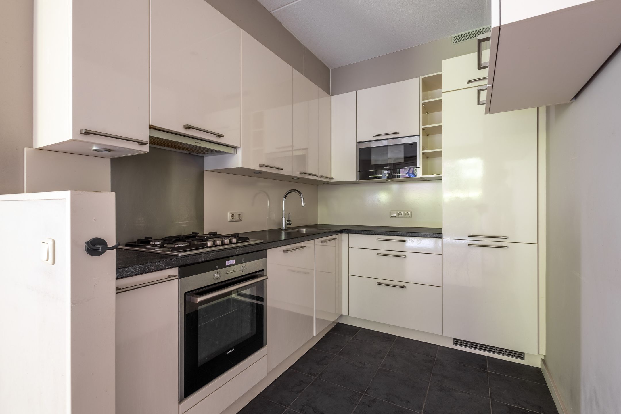 Foto 3 van S.L. Louwesstraat 54