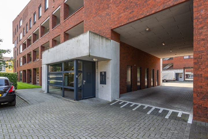 Foto 33 van S.L. Louwesstraat 54