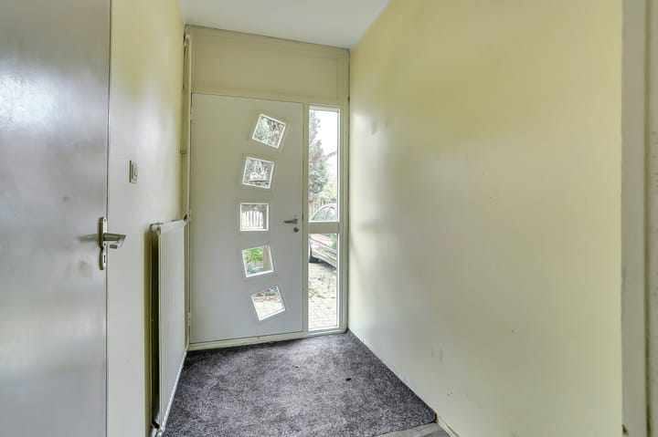 Photo 4 of Titaniastraat 10