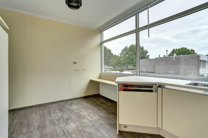 Foto 14 van Titaniastraat 10