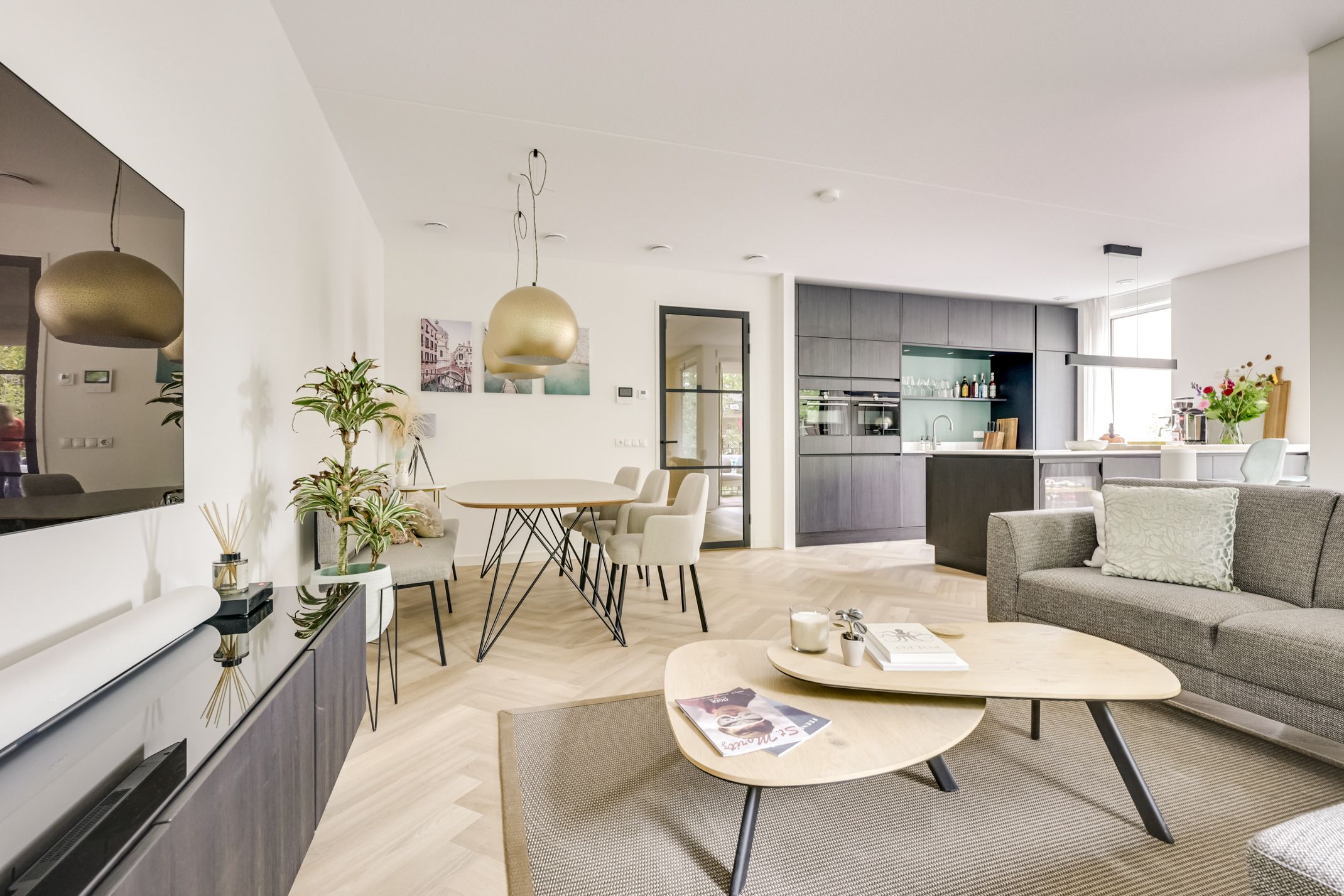 Foto 15 van F.C. Dondersstraat 145