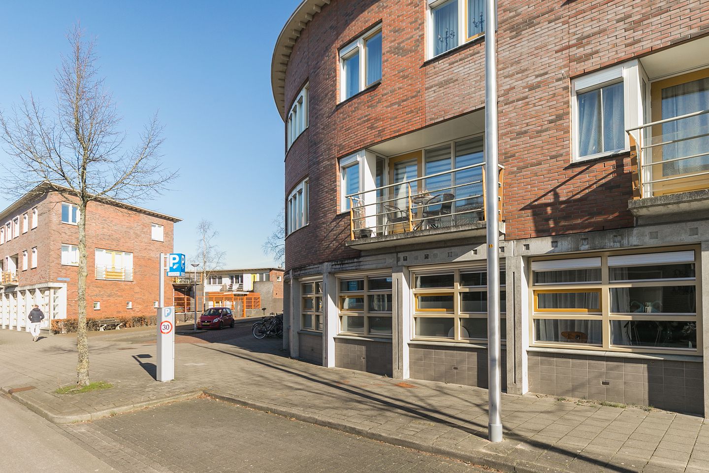 Bekijk foto 2 van Rembrandtlaan 6