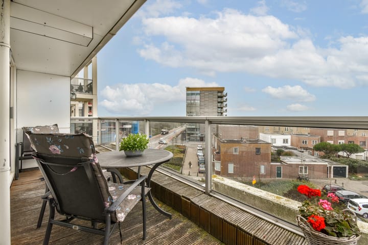 Photo 17 of Dr Joh G Mezgerstraat 135