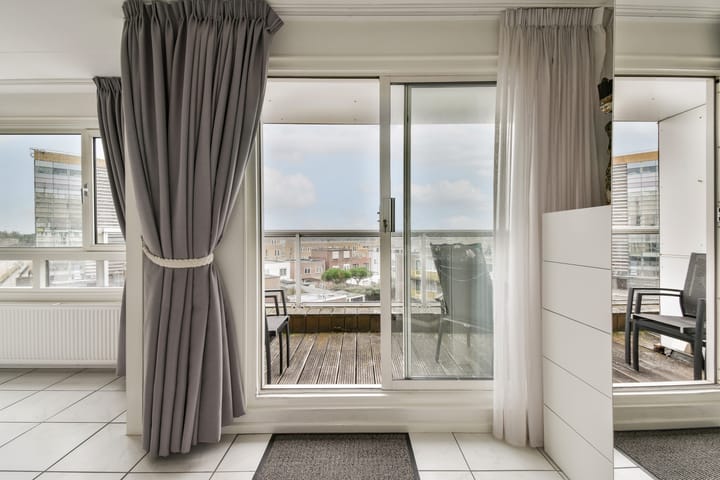 Photo 22 of Dr Joh G Mezgerstraat 135