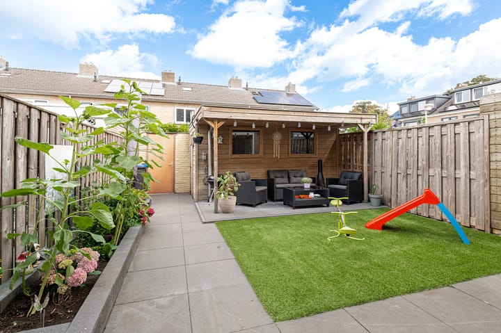 Photo 2 of van Limburg Stirumstraat 54