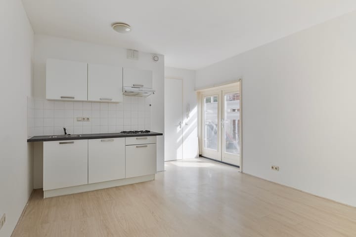 Foto 7 van Meeuwerderweg 75-7