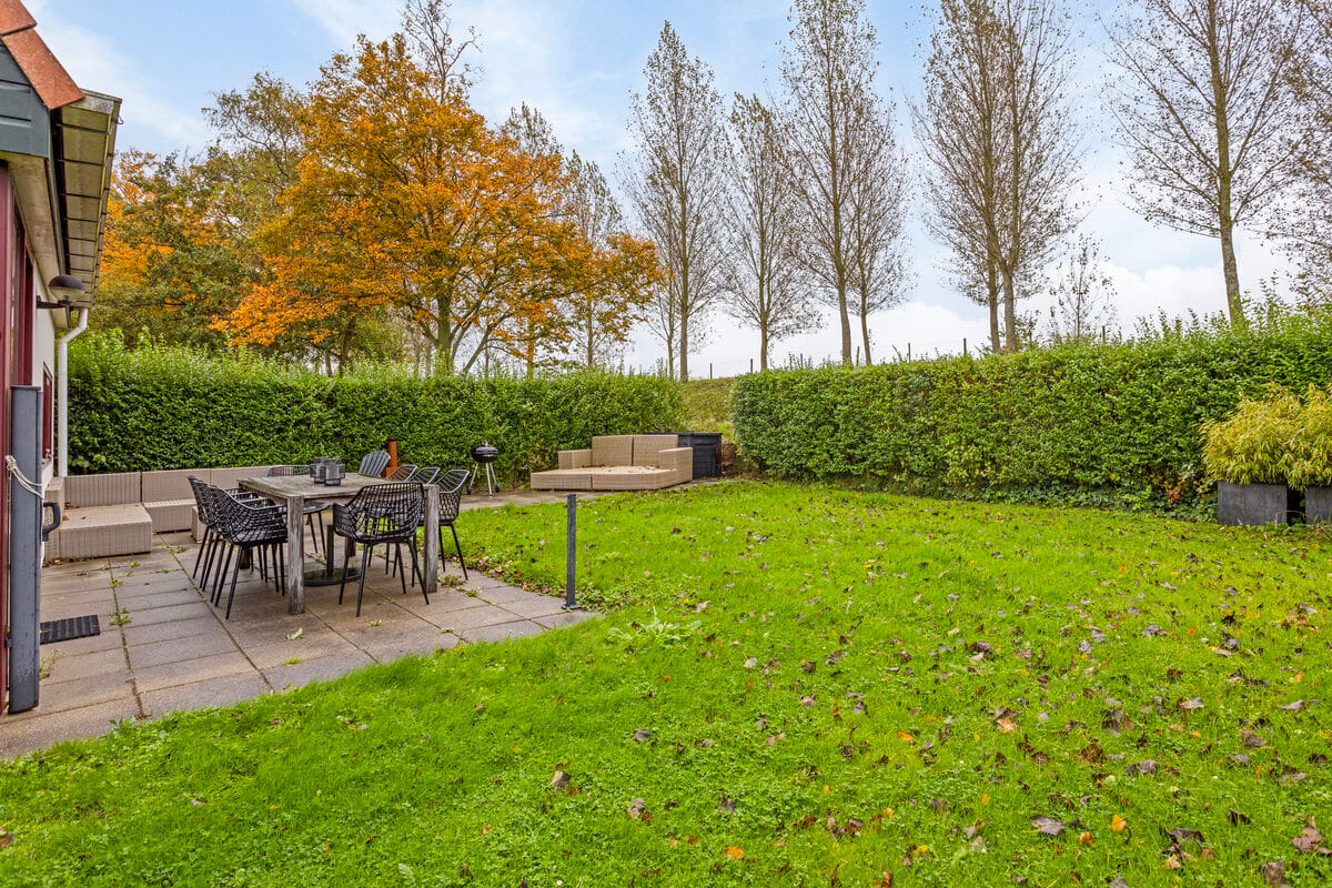 3-bedroom freehold villa in Heinkenszand — photo 2 of 5