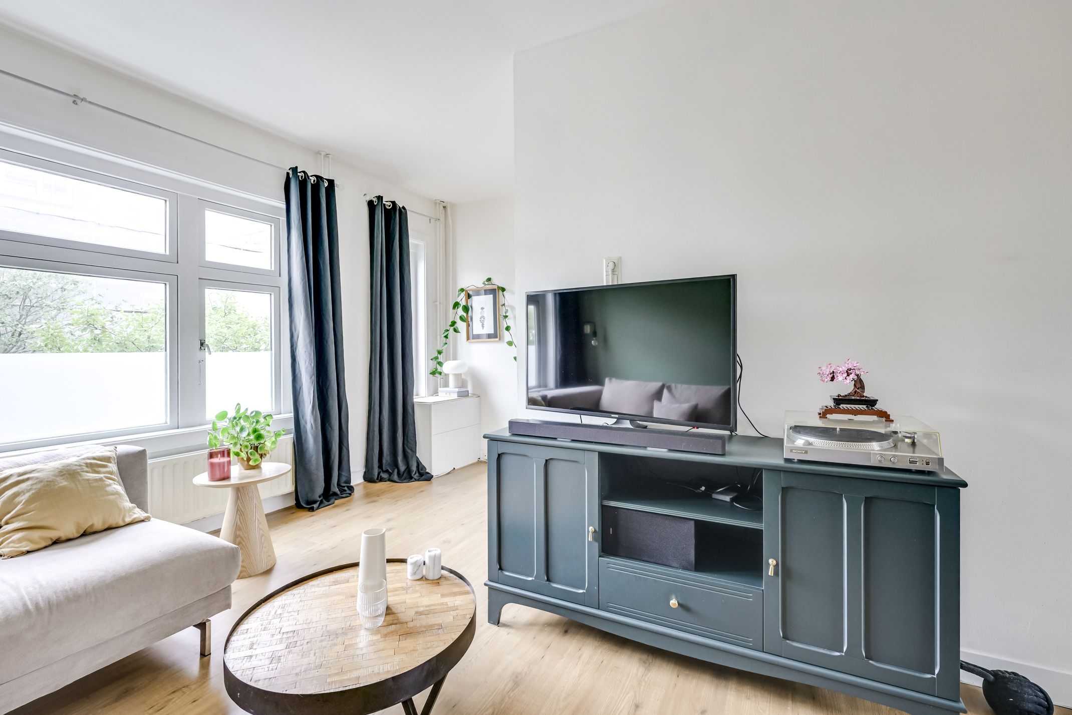 Foto 9 van Laan van Nieuw-Guinea 4-BS