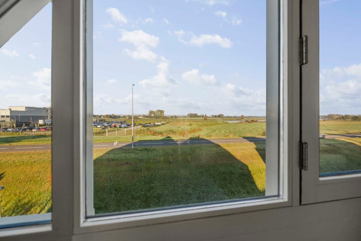 Photo 29 of Benedendijk 98