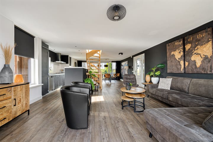 Photo 11 of Rijksstraatweg 80-122