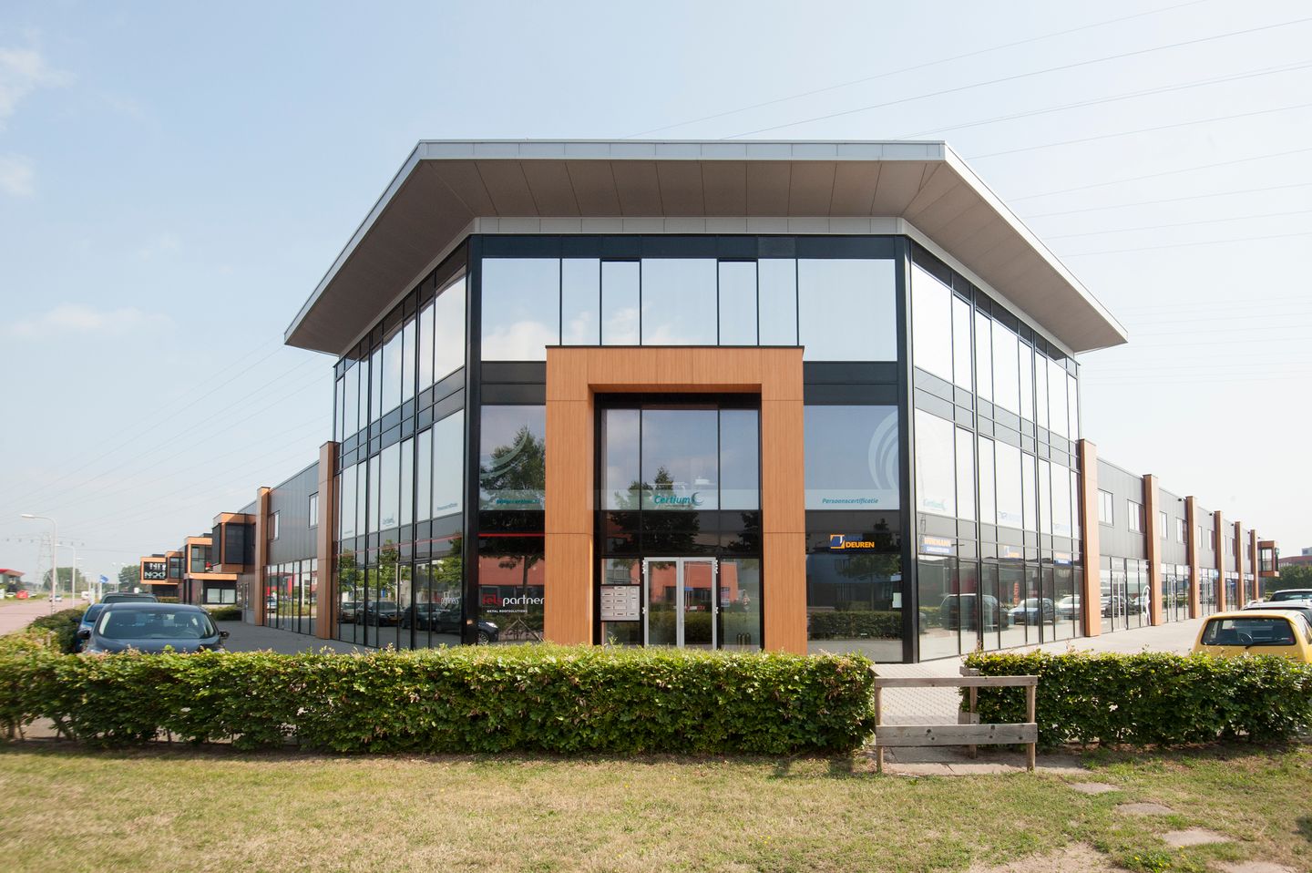 Bekijk foto 2 van Eiffelstraat 52