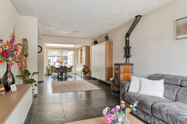 Foto 1 van Reuveltweg 34