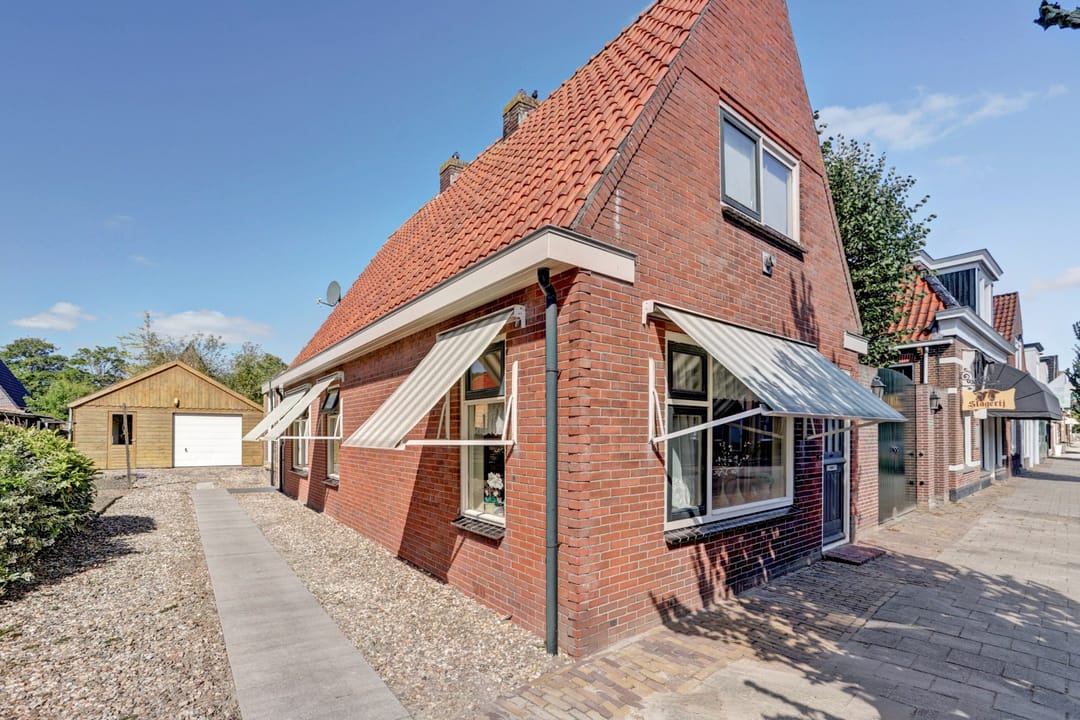Photo 1 of Warmoesstraat 38