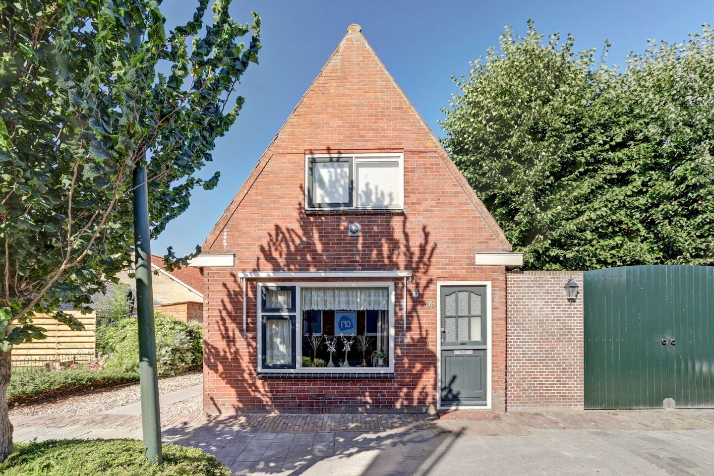Photo 4 of Warmoesstraat 38