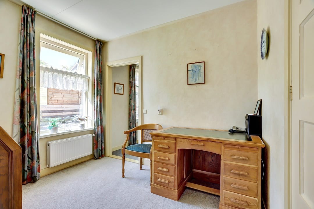 Photo 11 of Warmoesstraat 38