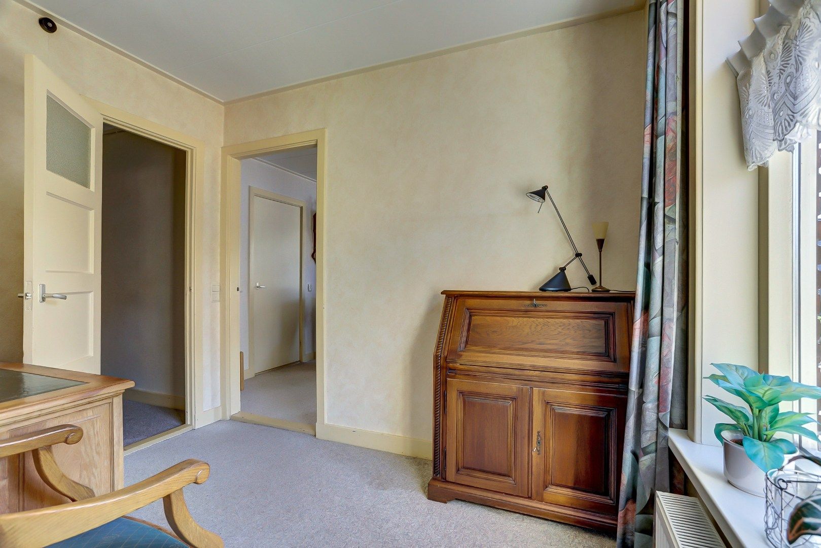 Photo 12 of Warmoesstraat 38