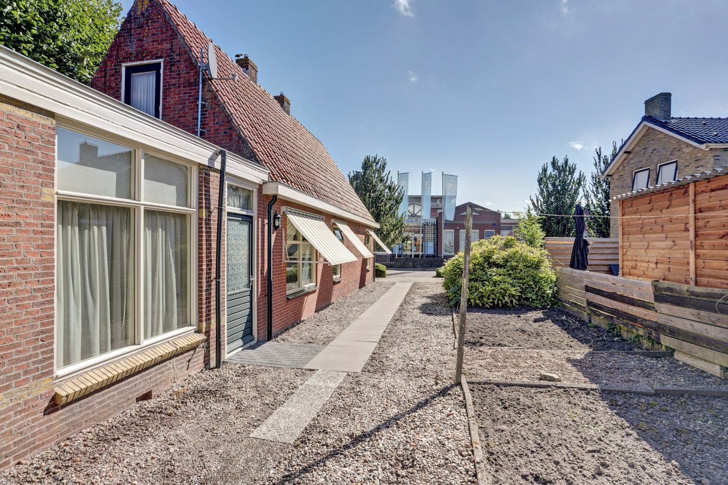 Photo 29 of Warmoesstraat 38