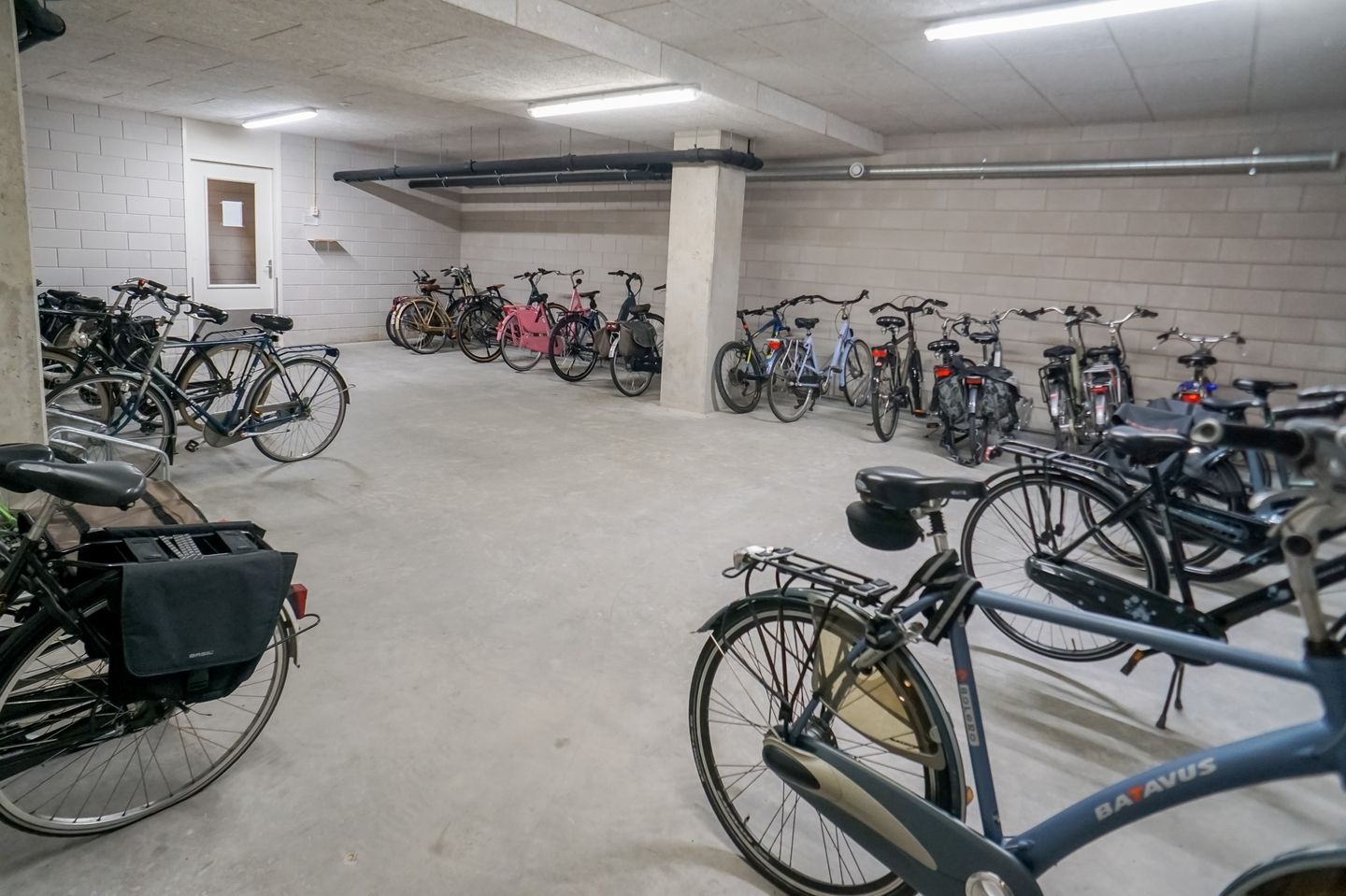 Foto 40 van Middenweg 245-Z