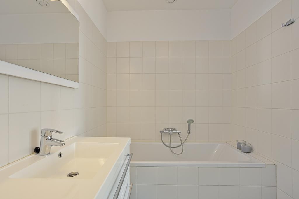 Photo 13 of Wijnbrugstraat 196