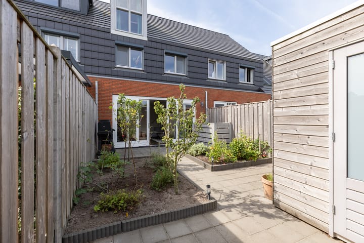 Photo 32 of Rubrum 9