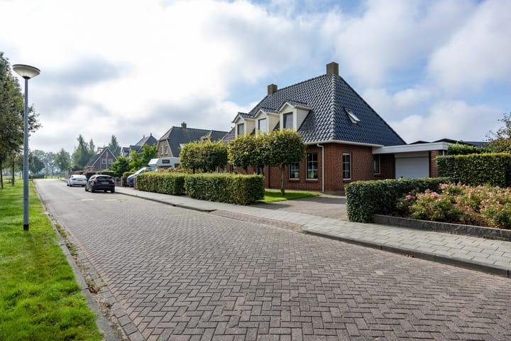 Photo 16 of W F de Boerstraat 8