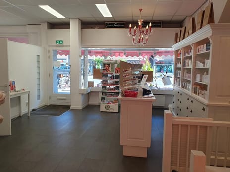 undefined main image