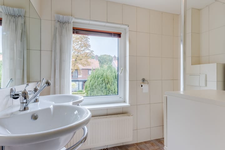 Photo 5 of Nassaustraat 9