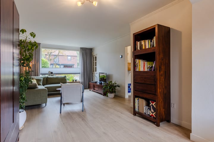 Photo 11 of Nassaustraat 9