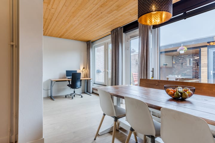 Photo 14 of Nassaustraat 9