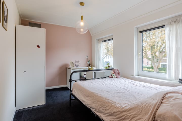 Photo 21 of Nassaustraat 9