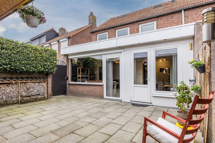 Photo 31 of Nassaustraat 9